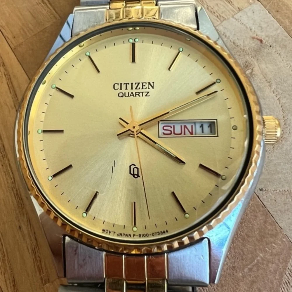 Citizen quartz mens two tone dress watch NEW BATTERY
